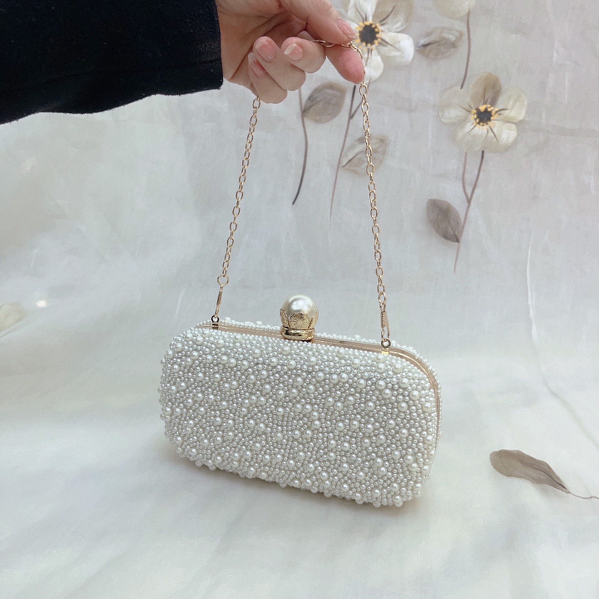 Luxury Wedding Evening Dress B - Wedding Vendor ulasan dan harga